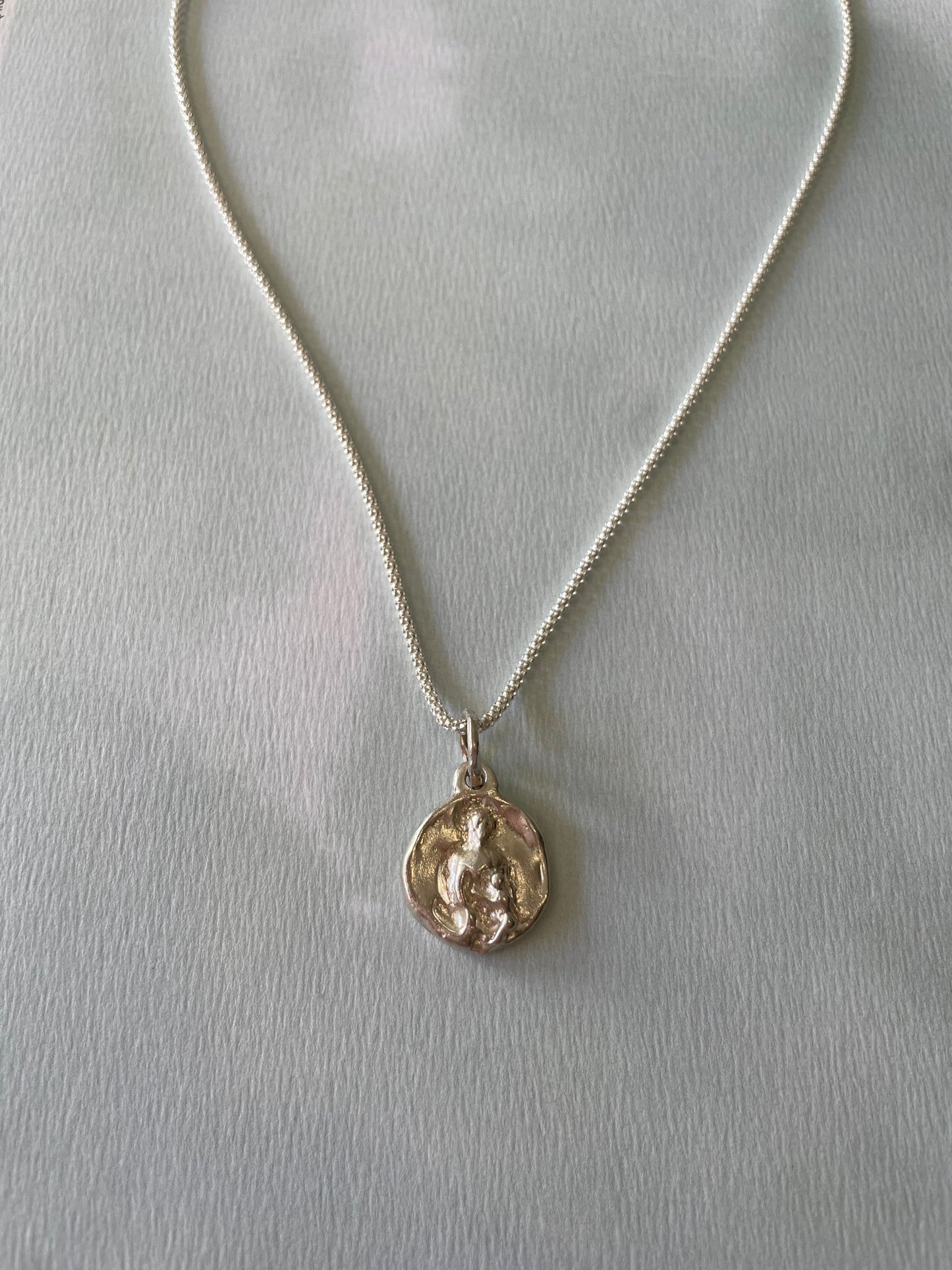 Virgen con el niño plata